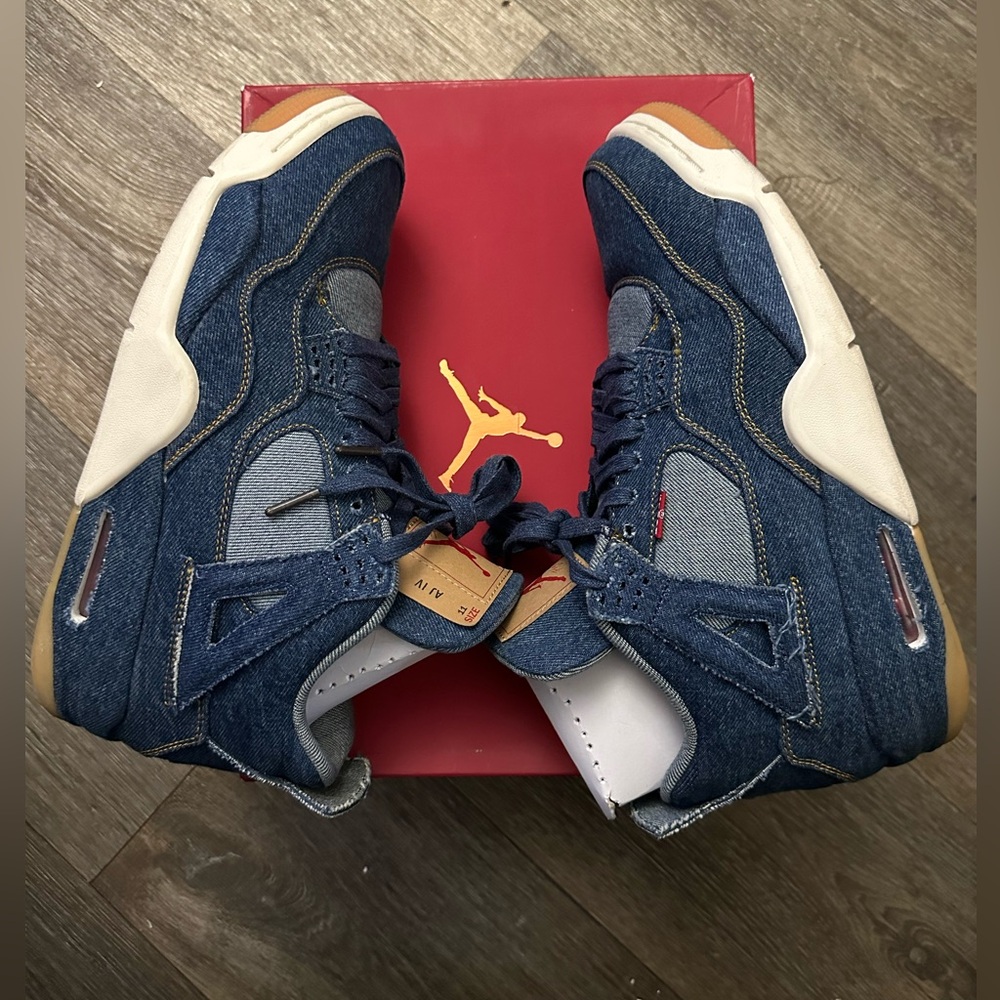 Nike Jordan Retro 4 Levi